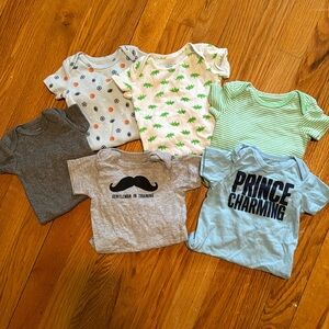 6 onesies 0-3 months